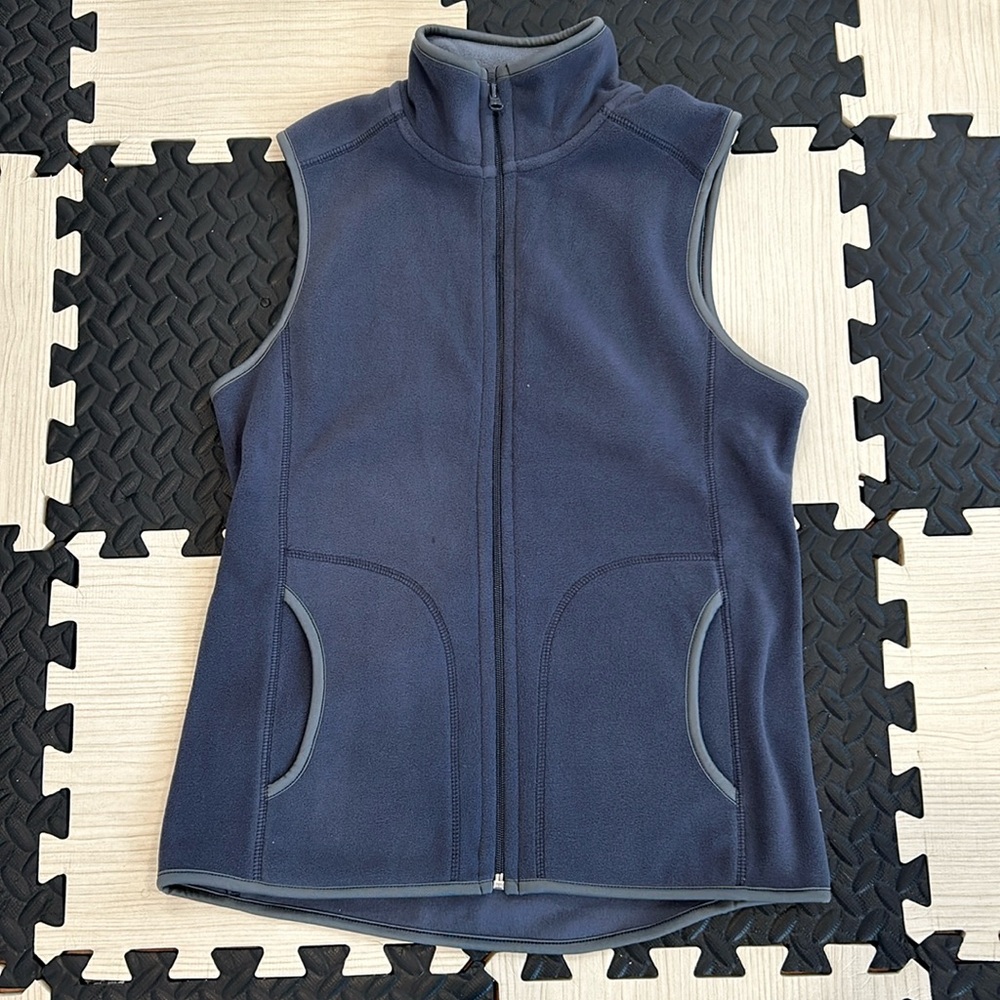 Old Navy gray fleece vest size small